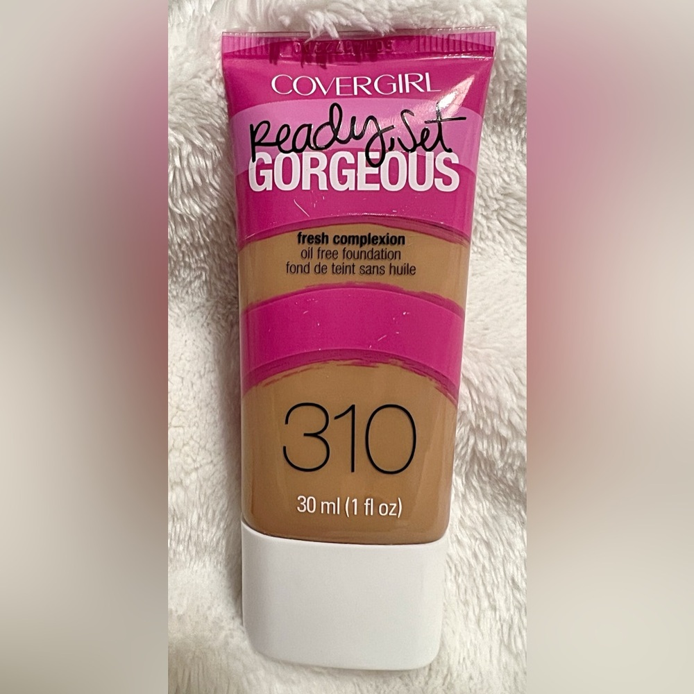 🆕 COVERGIRL Ready Set Gorgeous Foundation Classic Tan 310